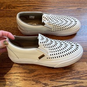 Vans classic slip ons